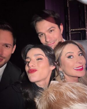 Oka Giner Instagram - Estoy tan triste de que esto terminó. Pero estoy más feliz porque ocurrió. 
Tuve un viaje maravilloso y divertido donde conocí gente que ahora me la llevo en el corazón por siempre. 
@_mariasorteoficial_ @elavelden sin ustedes esto no hubiera sido igual. Gracias por ser las mejores compañeras y ahora amigas. Juntas nos demostramos que unidas las mujeres brillamos más fuerte ✨💜
A todos mis compañeros tan talentosos que admiraba y ahora quiero tanto: GRACIAS! Por su buena energía y disposición siempre. 
Los adoro con locura @maca_miguel @juandiegocova1 @roxcastellanosg @penichebrandon @emmanuelpalomares @geraldinebazan @guillermogarciacantu @_luisgatica @juradoalega @alexpereaof
Gracias por tener tan buen ojo y formar un equipo tan chido @elgueromex 
@lashijasdelasragarciaof ❤️
