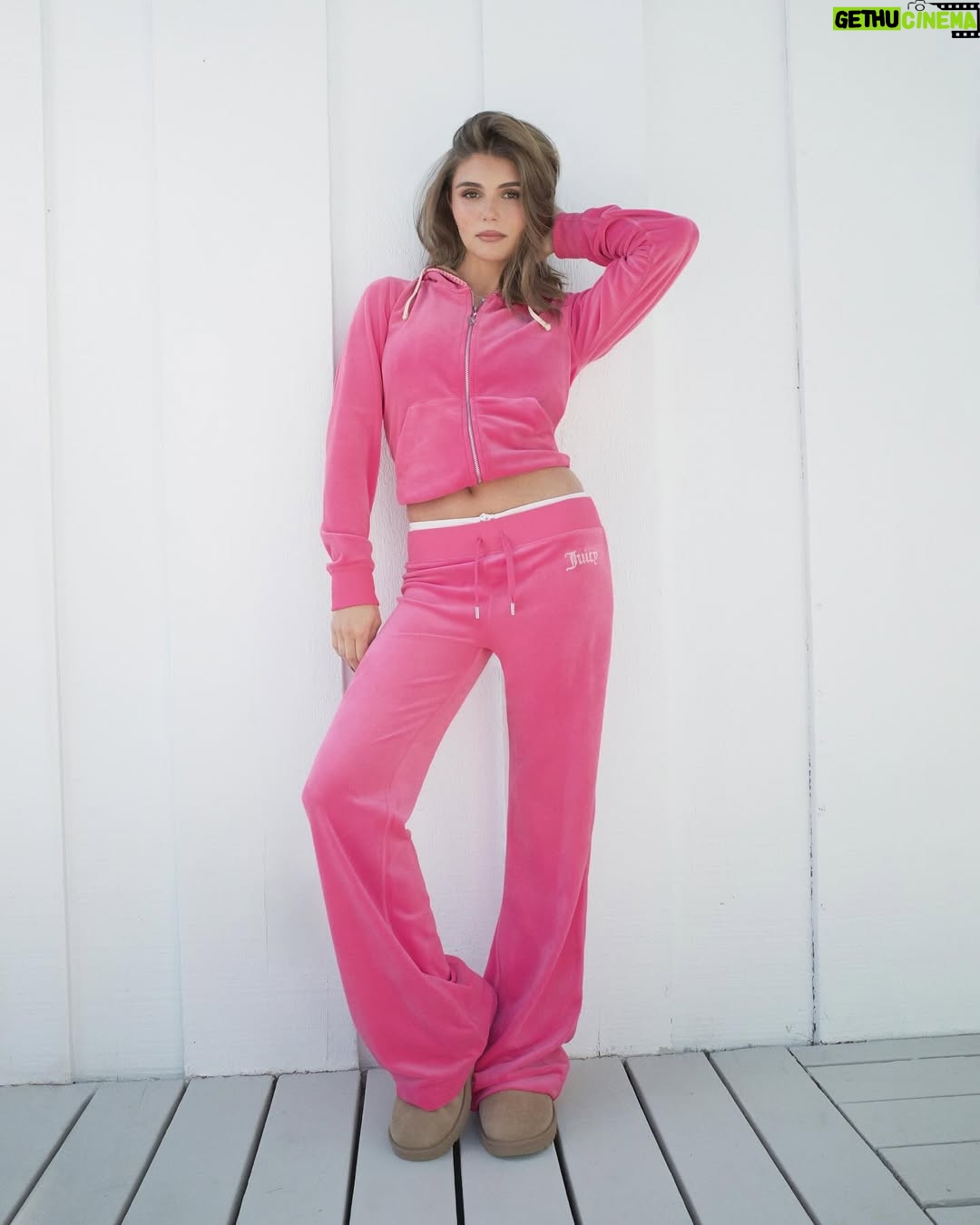 Olivia Giannulli - 35.3K Likes - olivia jade for madhappy & juicy couture <3
featuring the mad juicy smocked velour full-zip and the crown baby tee.
in response to the los angeles wildfires, a portion of proceeds from our collection will benefit the california community foundation’s wildfire recovery fund, working to rebuild and restore the lives of california’s most affected and underserved populations.
our collection is available now at madhappy.com and madhappy stores.