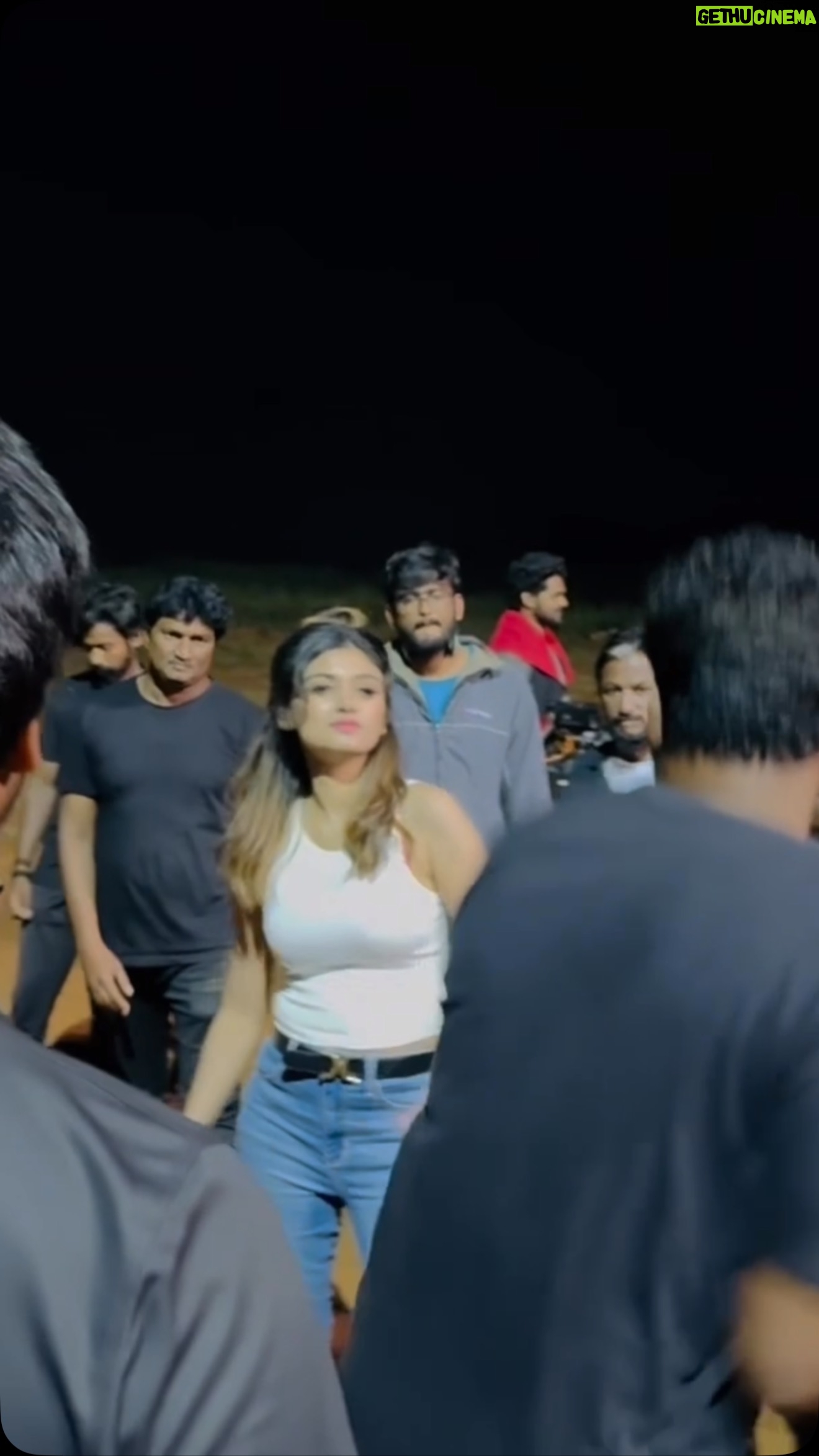 Oviya - 43.4K Likes -
