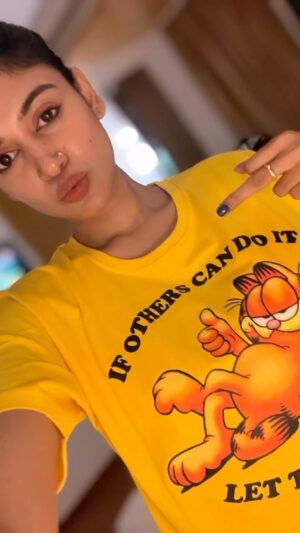 Oviya Instagram - 