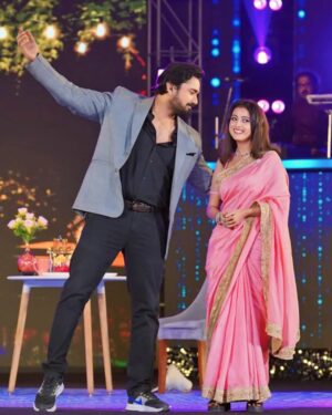 Pallavi Sharma Instagram - বছর শেষের মিউজিকাল ধামাকা "DEAR DECEMBER - ভালোবাসার গান" ❤️
#ZeeBangla  #DearDecember  #DearDecember2024
@rubel.official
📷 @mrinmoysiva