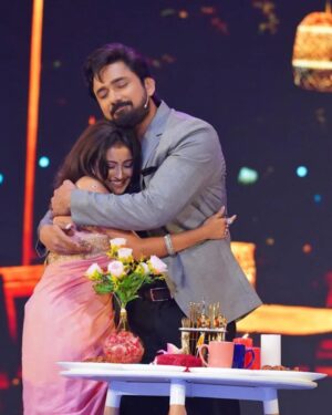 Pallavi Sharma Instagram - বছর শেষের মিউজিকাল ধামাকা "DEAR DECEMBER - ভালোবাসার গান" ❤️
#ZeeBangla  #DearDecember  #DearDecember2024
@rubel.official
📷 @mrinmoysiva