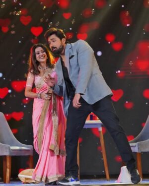 Pallavi Sharma Instagram - বছর শেষের মিউজিকাল ধামাকা "DEAR DECEMBER - ভালোবাসার গান" ❤️
#ZeeBangla  #DearDecember  #DearDecember2024
@rubel.official
📷 @mrinmoysiva