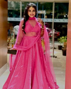 Pamela Mandal Instagram - Happy Diwali 🪔 

#festival #diwali #puja  #laxmipuja👣 #happydiwali #instagram #bts #festivewear #instafashion #rangoli #light #color #actor #actorlife