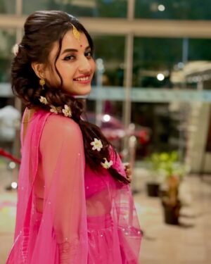 Pamela Mandal Instagram - Happy Diwali 🪔 

#festival #diwali #puja  #laxmipuja👣 #happydiwali #instagram #bts #festivewear #instafashion #rangoli #light #color #actor #actorlife
