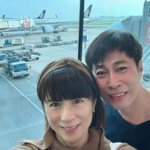 Pan Lingling Instagram - 31.12.2024 
Bye Singapore 🇸🇬 
Hello Korea 🇰🇷 
A cup of coffee upon arrival at the airport 🇰🇷

 #newyeareve 
#myfamilytrip 
#bondingtime 
#bye2024 
#southkoreatrip 
#黄世南 
#潘玲玲