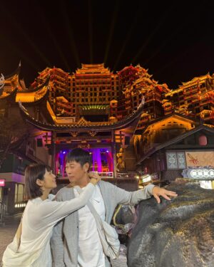 Pan Lingling Instagram - 夫妻之道
酒要微醺，血液才会走❣️
人要微气，身体才会好❣️
让老公每天生一点小气，生活健康又美好❤️

老公你应该会很长寿😆😆
28周年结婚纪念日快乐🎊❤️

#Happy28th Anniversary 
#marriage 
#husband 
#wife 
#marriagelife 
#七十二层奇楼 
#黄世南 
#潘玲玲