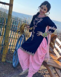 Actress Paridhi Sharma HD Photos and Wallpapers February 2025