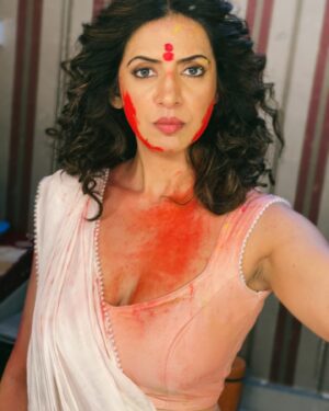 Parinita Seth Instagram - it’s high time we women invoke the Goddess within ourselves ,and take charge of ourselves and protect each other.  it’s an utter shame on men by in large that they illtreat, and rape  women / little girls / babies.  SHAME ON OUR SOCIETY who is just seeing this injustice n waiting for the men who are sitting on the  throne to decide n make the new laws.  MEANWHILE ….MORE RAPES ARE HAPPENING AND it hurts to see that it has just turned into another small news in the newspaper, and the life is going on normal. we are here getting ready for the festivities to start. 
and at the same time we are celebrating the nine nights of MATA. 🙏🏻 THE GODDESS…
SHAKTI  IS IN ALL OF US. we just have to invoke it.  speak up. take actions. leal or…  #women #womenpower #standup #maa #jaimatadi #instagram #instagood #indian #love #grateful