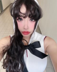 Actress Park Bom HD Photos and Wallpapers March 2025