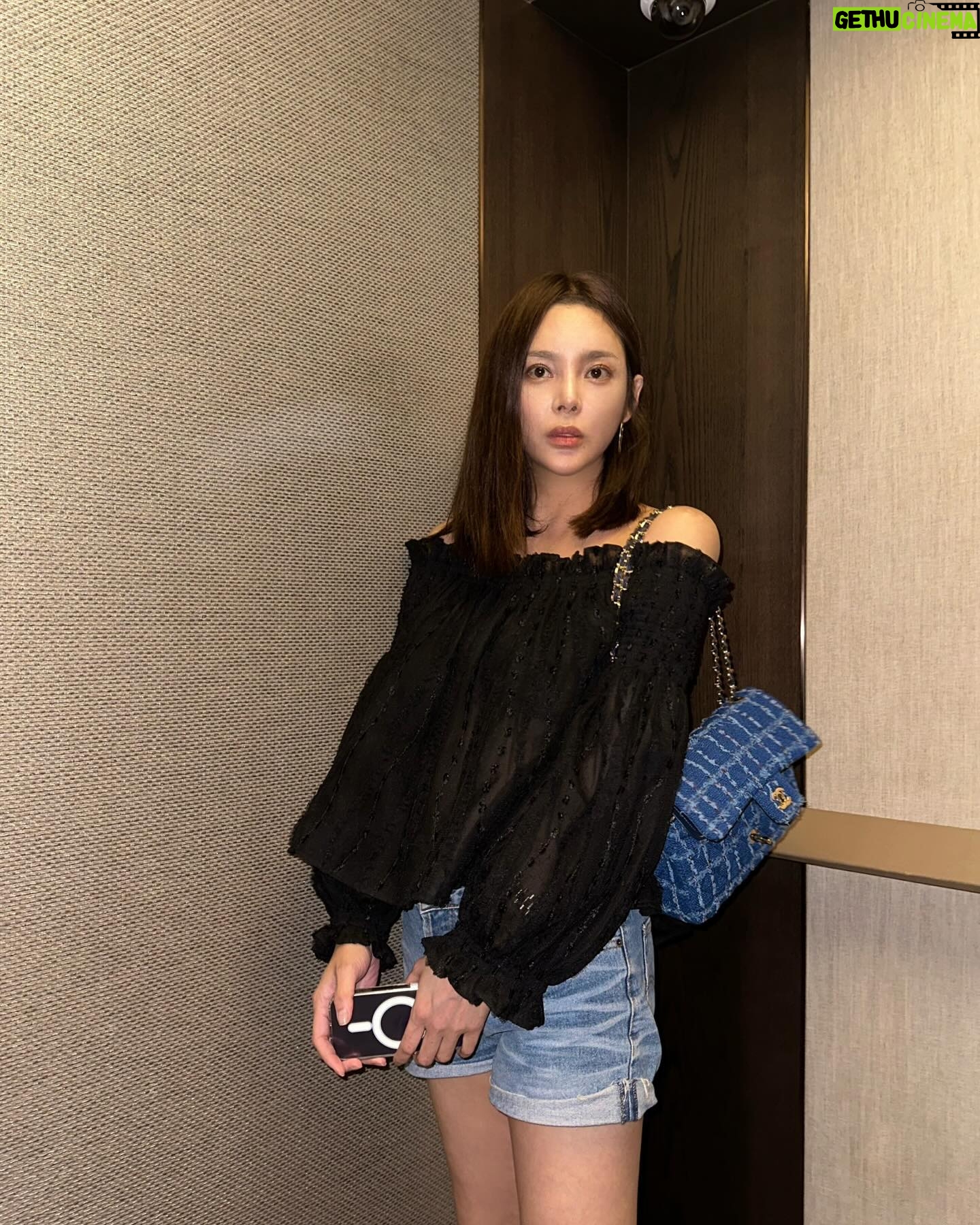 Park Si-yeon - 4.3K Likes - 다시 힘내자♥️