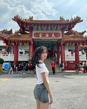 Park Soo-bin Instagram - I fell in love with malaysia .....Such a beautiful City❤️

I’ve been to Kota Kinabalu many times, but this is my first time exploring Kuala Lumpur—aside from visiting for a Dal Shabet performance back in my girl group days. Once again, I’ve fallen in love with Malaysia! 💖 I’m so excited to see my Malaysian fans today—can’t wait to meet you all soon!