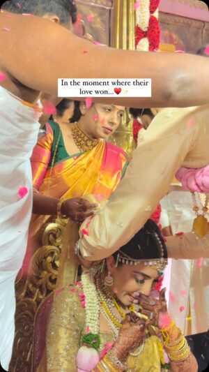 Parvatii Nair Instagram - Watching your bridesmaidās eyes sparkle with happy tears āØš„¹
Event planners: @atulyaevents
Photography / Videography : @magicmotionmedia
Decor : @vivahhika
Managed by @thisisreals by @magicmotionmedia
#wedding #indianwedding #weddingphotography #bridesmaids #teluguactress