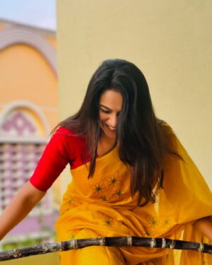 Parveen Instagram - இனிய பொங்கல் நல்வாழ்த்துக்கள்🌾

📸 @_althaf_ar 

.
.

#pongal #happypongal2025 #celebration #picoftheday #trending #explore #like #saree #instagram #instagood #parveenofficial