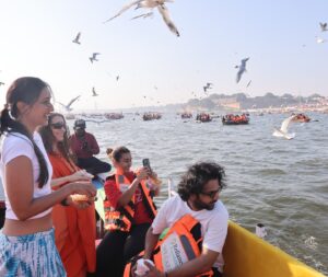 Patralekha Instagram - Wonderful to welcome dear and renowned Bollywood actor Rajkummar Rao @rajkummar_rao and his wife and actress Patralekhaa @patralekhaa, and divine yogini Ira Trivedi @iratrivedi to Parmarth Niketan Mahakumbh Campsite @parmarthniketan with sacred blessings by HH Pujya Swami Chidanand Saraswatiji @pujyaswamiji as well as special sangam snaan with Pujya Sadhvi Bhagawati Saraswatiji @sadhviji. 
.
.
.
#mahakumbh #mahakumbh2025 #parmarthniketan #pujyaswamiji #sadhviji #rajkummarrao #patrelekha #iratrivedi