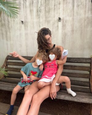 Pauline Hoarau Instagram - Family part I 🫶🏻🌊☀️⛰️🏝️🇷🇪