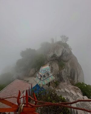 Pavithra Janani Instagram - My go to place ♥️ #paruvathamalai 

@rayan_offl how was ur trekking experience?☺️

@paruvathamalai_adiyen anna so kind of u thank u so much for hosting & guiding us it was great time with u n ur family 

#greatful