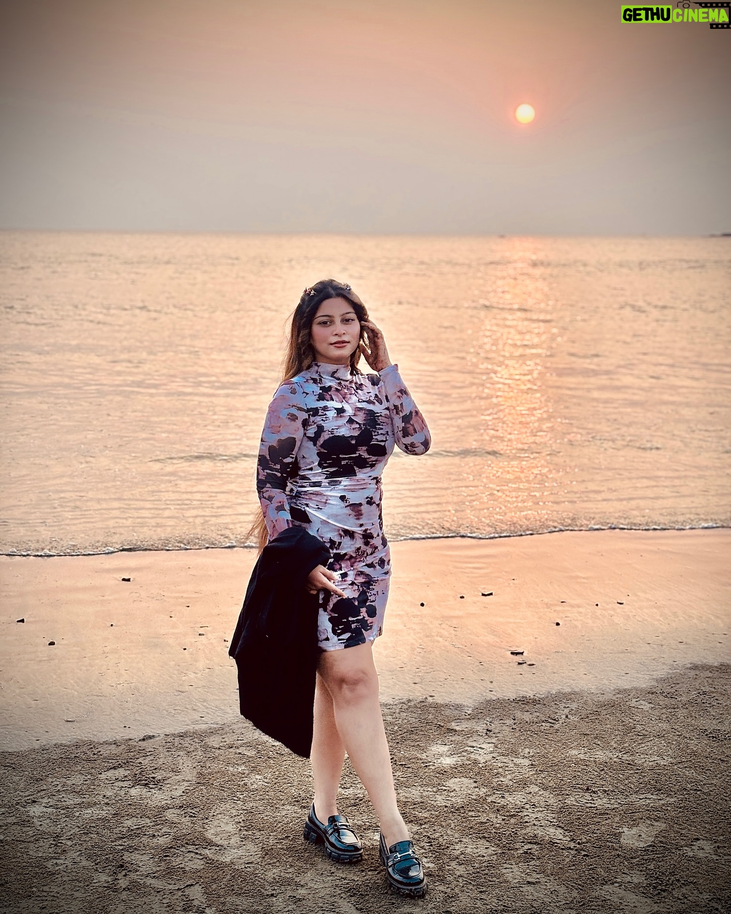Payal Pati - 76.2K Likes - All I NEED VITAMIN SEA🌅🦋