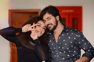 Pearle Maaney Instagram - I love You my Forever ❤️ You loved me when I was 47 kgs and now u love me when I’m 74 kgs 🤪😂 
Happy Valentines Day 😘