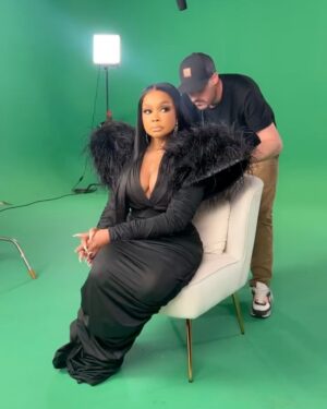 Phaedra Parks Instagram - I’m filming confessionals while you confessing things you don’t know 😉 

#RHOA #Sweet16 loading 🍑 

👗: @ericamoorebrand 
😘; @buffffffffy