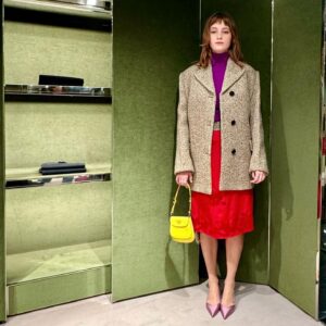 Phia Saban Instagram - in @prada 🕴️for opening night of OEDIPUS ! 
always thanku @chercoulter @bytimothydavid & @libsanna 
also dontcha just love Wyndham’s Theatre.. they have their own wallpaper ♥･◡･♥