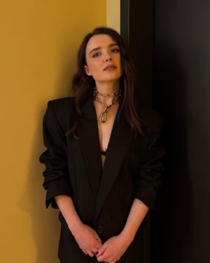 Philippa Northeast Instagram - TERRITORY
Worldwide on Netflix 24.10.24

#Territory @netflixanz @netflix 

Styled by @_toriknowles 
Hair and Makeup by @filomena_makeup