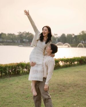 Pichukkana Wongsarattanasin Instagram - Since I met you, every day is Valentine‘s Day.❤️🌹 @p_namtarn  ฮักเน้อ😘