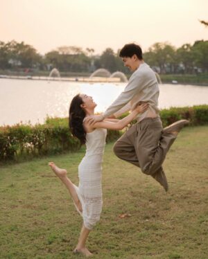 Pichukkana Wongsarattanasin Instagram - Since I met you, every day is Valentine‘s Day.❤️🌹 @p_namtarn  ฮักเน้อ😘