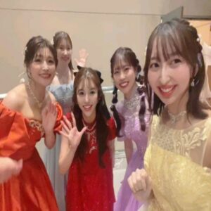 Pile Instagram - . 
取り急ぎ
新年最初は
TVアニメ放送10周年記念 LoveLive! Orchestra Concert＜再演＞ 
ご参加いただいた皆さま、ありがとうございました😍
TVアニメ「ラブライブ！」音楽を担当した藤澤慶昌さんが編曲し、TVアニメ本編映像とともに楽しめて、彼女たちの軌跡を、奇跡をオーケストラの演奏と共に追えてしまうというスペシャルなコンサート🤍🩷
指揮•中田延亮さん
演奏•東京フィルハーモニー交響楽団
μ'sのゲスト歌唱でした💛
今年もドレスを着せていただいて
ヘアスタイルとヘアメイクで去年との違いを出してみました❤️
@_nagigee
@osarecompany 
みつけてくれたかな？
アーカイブ配信でもご覧いただけますのでぜひ見てね💜
2日間本当にありがとうございました✨
お次は2月のKアリーナでお会いしましょう🫶🏻
#ラブライブオケコン
#ラブライブオケコンday1
#ラブライブオケコンday2
#lovelive
#μʼs