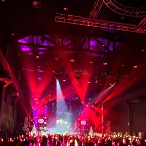 Pile Instagram - .
遅くなりましたが
広州公演と
フェスが延期となってしまった分
急遽用意した晩餐会イベント
ありがとうございました🤭！
つんぱいが国外でも公演できるとは…😊🤍
国内公演では色々と公演の収益の一部を寄付する形でも何度か行ったりと続けてこれて
海外でも公演したいねと言ってたことが
こういう形で実現してよかったです🤍
えみつんも、私たちもフェスをみにきて下さる予定だった方たちになにかしたいよねとなり
早急に対応してくださって
オリジナルドリンクやデザートも用意してくださった火鍋屋さん！！そしてそちらのスタッフの方々🐂🤍
とても美味しかったです🥺🤍🤍
皆様も是非行ってみてください！！
サイン書いてきたよ～😚
そして、お誕生日サプライズでお祝いできましたね🤍
おめでとう、そしてありがとう🤗🤗
そして来てくださった方々ありがとうございました🤍
.
#新派LIVE2024 
#広州
#广州
#guangzhou
#pile 
#新田恵海