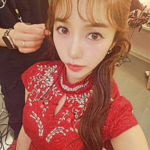Pile Instagram - .
今回も現場でワクワク
可愛いを探求しました🤓
どんどん足して引いて
いつも楽しくて最高の可愛いをありがとうございます🥰🩷
@_nagigee 
少し前からつけているタグ
#見えないこだわり
皆さんが近くで観ても遠くで観ても
小さなこだわり発見をしてもらえたら
嬉しいな🤓🤍
韓国コスメもワンホンコスメも日本コスメもMIX使い！♡
.
.
.
#ヘアメイク　#hairmake #makeup #헤어메이크업