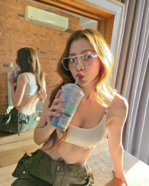Pimchanok Luevisadpaibul Instagram - 🤓🥑🫐🌼