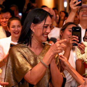 Pimonwan Hoonthongkam Instagram - สุขสันต์วันเกิดค่ะพี่นก น้องกันจัดงานเซอร์ไพรส์วันเกิดครบรอบ 60 ปี พี่นก ให้เป็นค่ำคืนที่แสนพิเศษ สวยงามอบอุ่น และน่ารักมากๆค่ะ ปุ้ยเชื่อว่างานนี้จะสร้างความทรงจำอันแสนมหัศจรรย์ให้พี่และครอบครัวรวมถึงทุกคนที่รักพี่นกค่ะ ขอให้พี่นกพบเจอแต่สิ่งดีๆที่ดีที่สุดในช่วงวันเกิดนี้นะคะ

ปุ้ยรู้สึกเป็นเกียรติมากที่ได้ดูแลพี่นก นักแสดงในดวงใจในช่วงเวลาหนึ่งนะคะ ♥️🕊️

#NokSinjaiTheLivingLegend