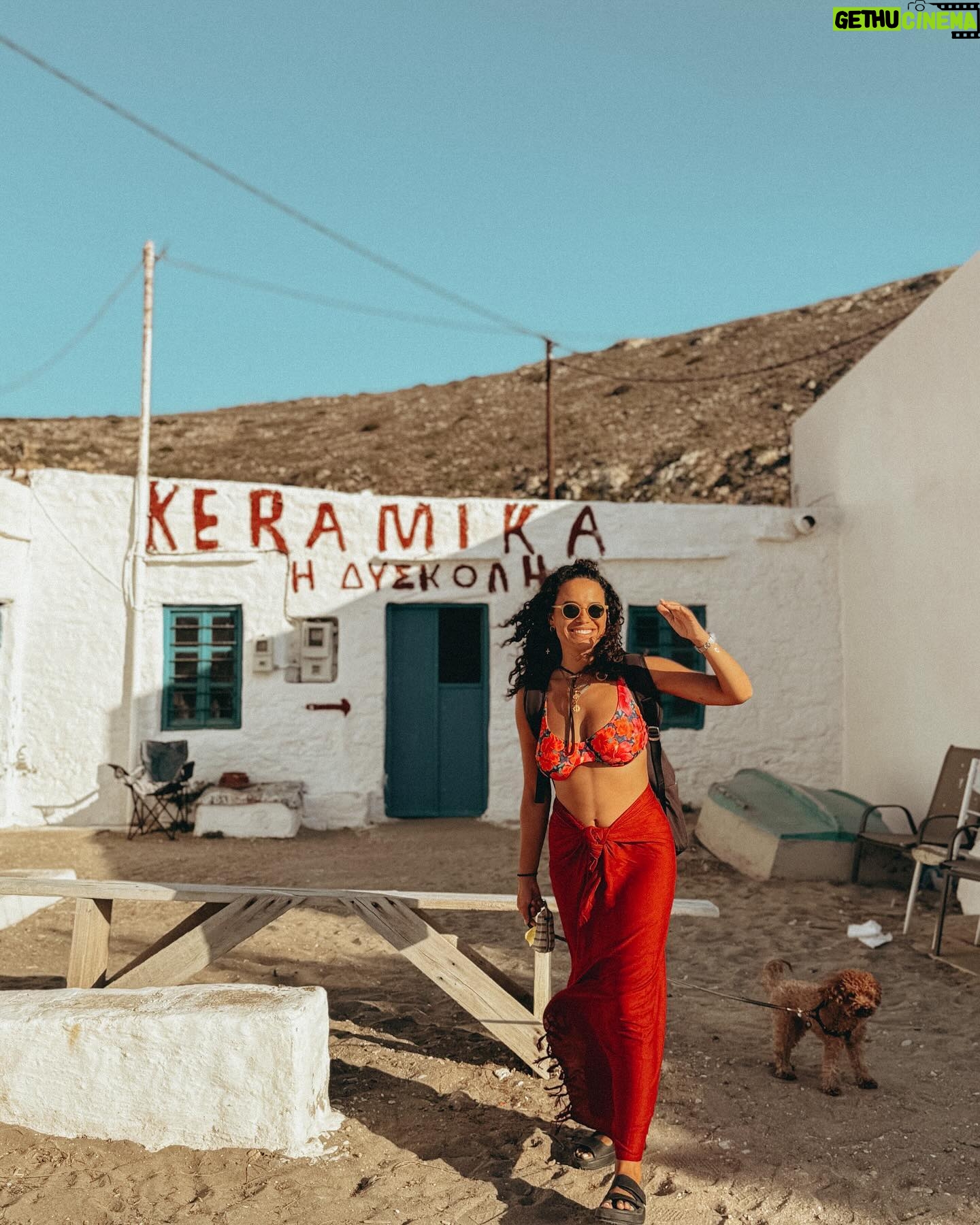 Pinelopi Plaka - 6.4K Likes - Sorry, but everywhere i look i still see you.
_____________________________________________________
#cameraroll #secretphoto #christmascountdown