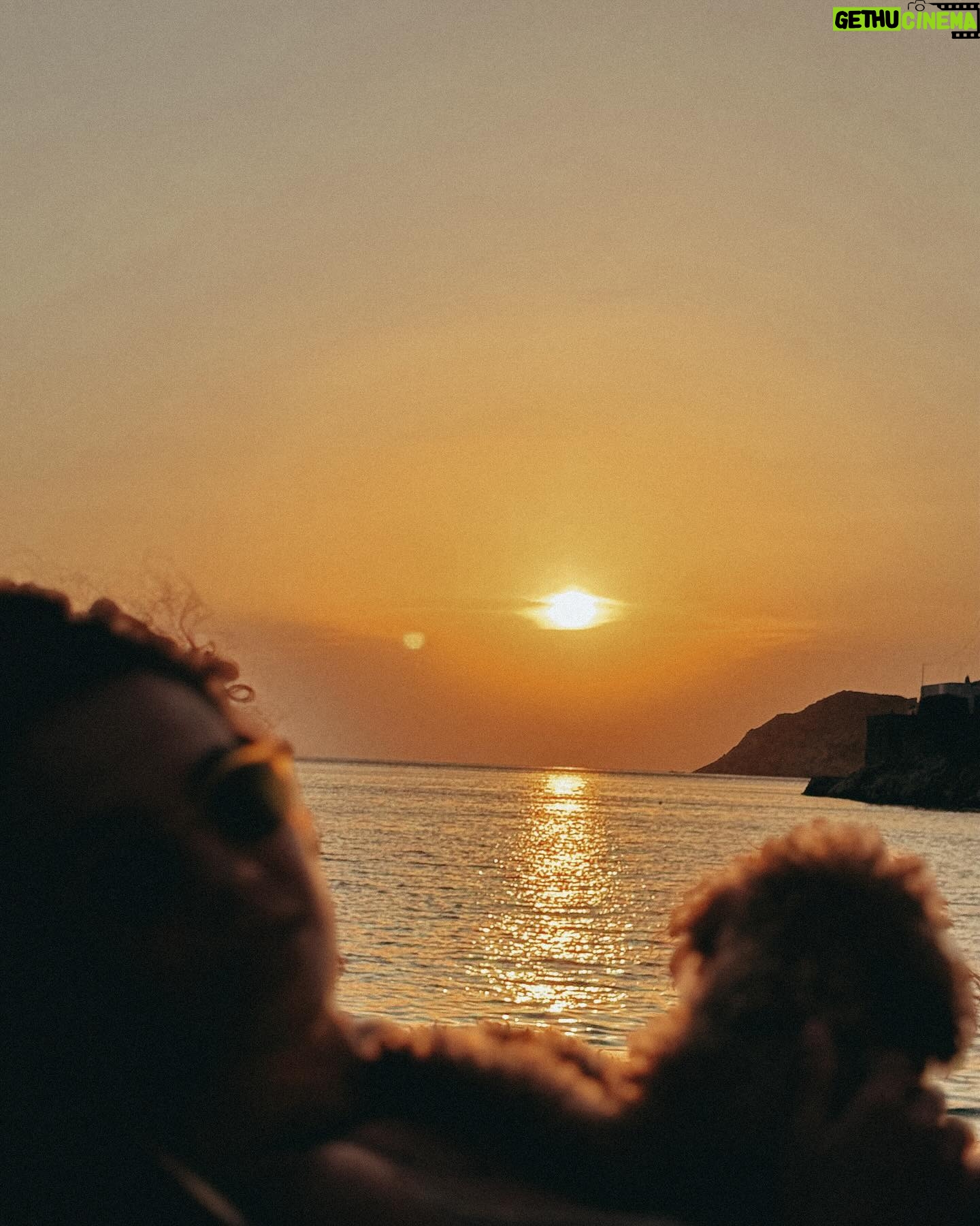 Pinelopi Plaka - 6.4K Likes - Sorry, but everywhere i look i still see you.
_____________________________________________________
#cameraroll #secretphoto #christmascountdown