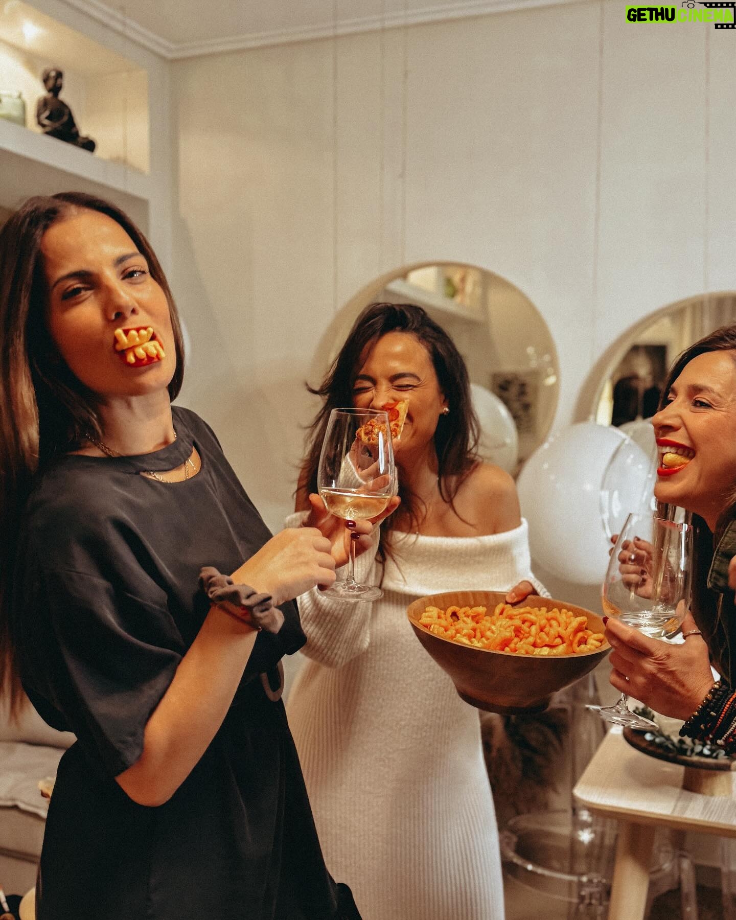 Pinelopi Plaka - 6.8K Likes - I’m 33 and I’m on fire
____________________________________________________
#birthday #birthdaygirl #myfriends #myfamily #mylife #onfire