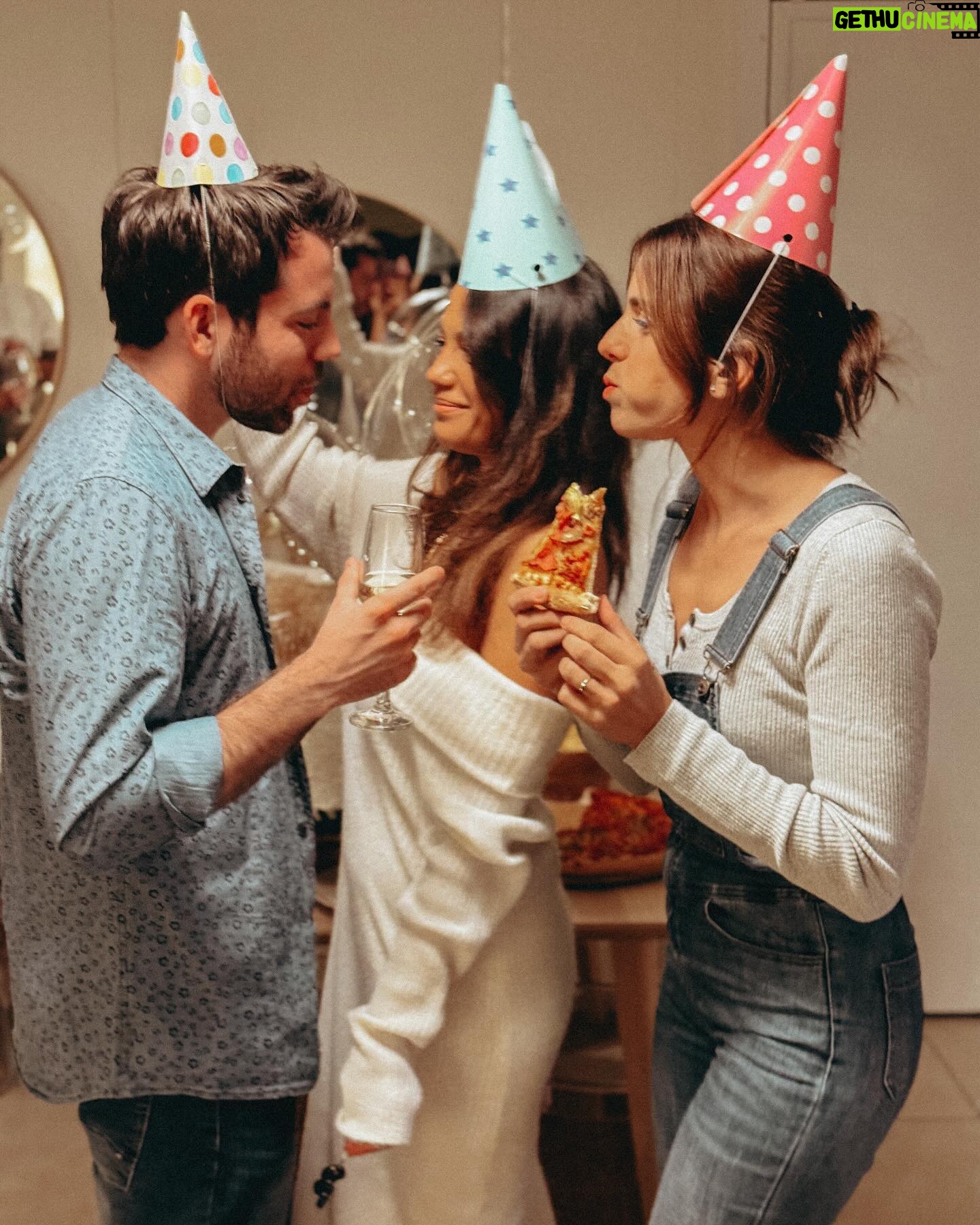 Pinelopi Plaka - 6.8K Likes - I’m 33 and I’m on fire
____________________________________________________
#birthday #birthdaygirl #myfriends #myfamily #mylife #onfire