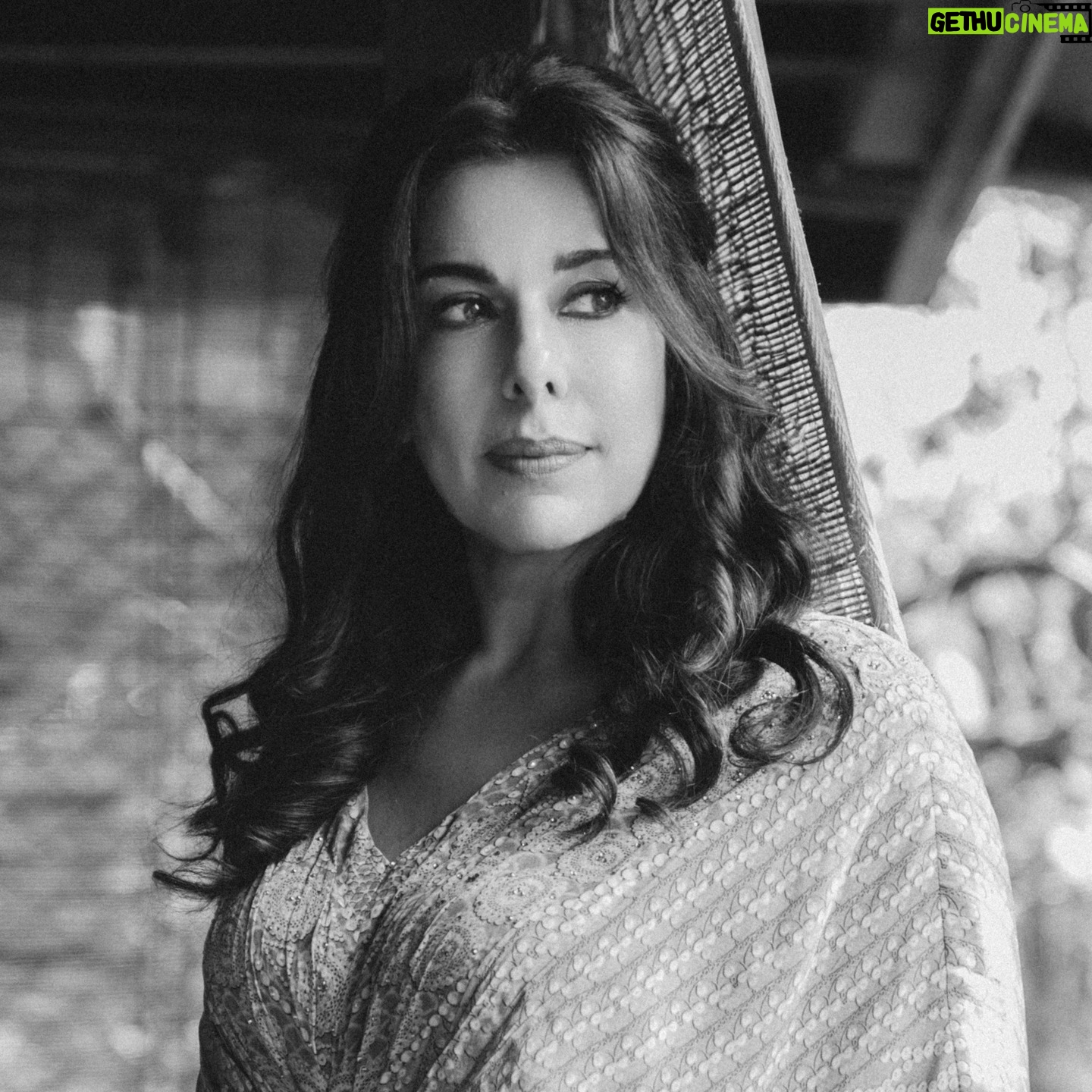 Pooja Bedi - 5.2K Likes - I used to see life in black and white.
you were either right or wrong.
It was either good or bad.
there was legal and illegal.
living in Black and white is all about living in judgment and absolutes.
As you evolve you not only see a bigger picture, you also see deeper.
textures, layers & colours make life such an incredible palette.
with a black and white existence you only limit yourself from infinite possibilities.
there are worlds and dimensions beyond us, filled with energy, magic, intelligence & healing, that are accessible to us, all you have to do is open yourself to it.
are you ready?