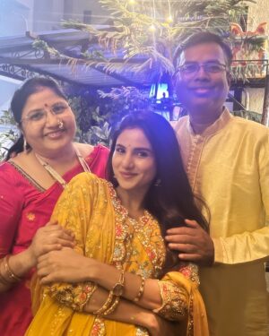 Pooja Birari Instagram - Diwali 2024 ✨🪔❤️
.
.
#diwali #diwali2024 #light #happiness #🧿 #family
Thankyou for the clicks @saraswatimane24 ❤️