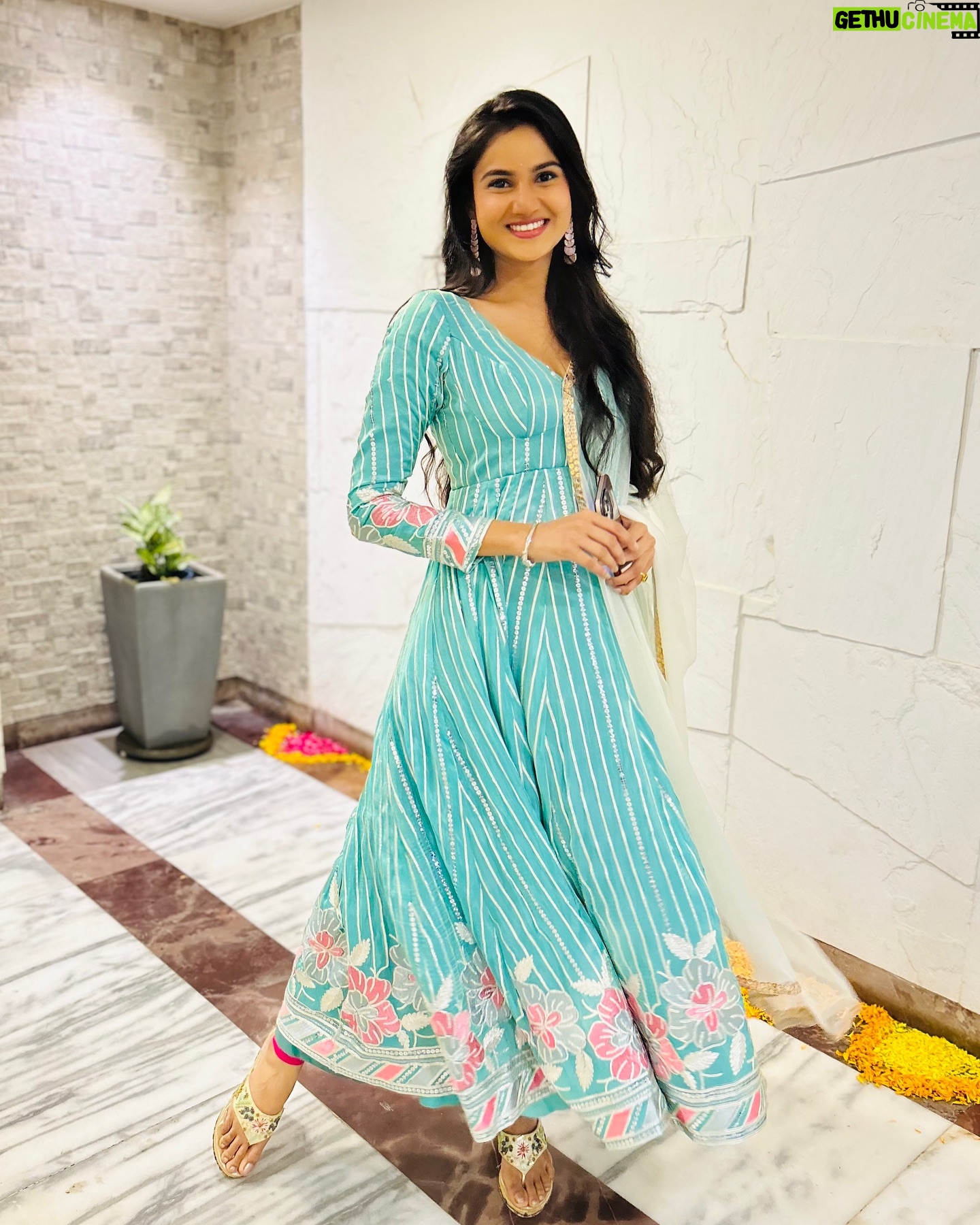 Pooja Birari - 17.6K Likes - 🪷🪷
.
.
Outfit by @tanvastra_
Styled by @tanmay_jangam
Clicks by @sangramasalvi