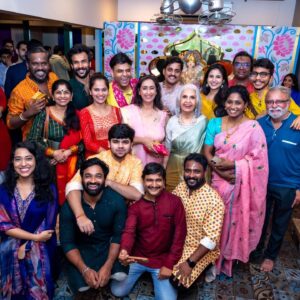 Pooja Birari Instagram - Ganpati Bappa Morya 🙏🌺
.
Had great time with Yed Lagla Premacha family at @sandiipsikcand sirs Ganpati Poojan ❤️
Thankyou so much for inviting us 🤗