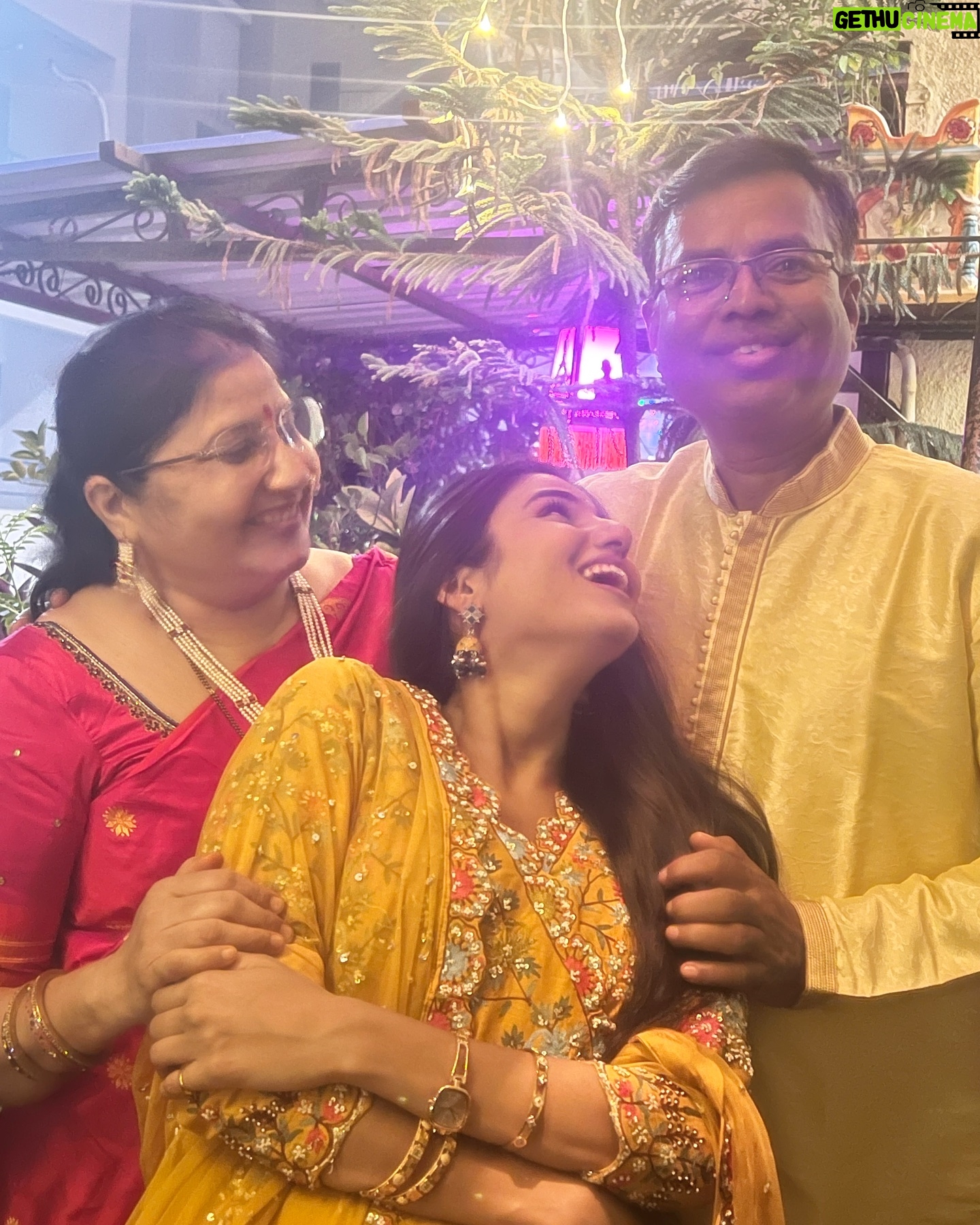 Pooja Birari - 19.5K Likes - Diwali 2024 ✨🪔❤️
.
.
#diwali #diwali2024 #light #happiness #🧿 #family
Thankyou for the clicks @saraswatimane24 ❤️