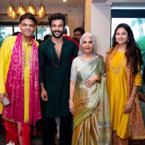 Pooja Birari Instagram - Ganpati Bappa Morya 🙏🌺
.
Had great time with Yed Lagla Premacha family at @sandiipsikcand sirs Ganpati Poojan ❤️
Thankyou so much for inviting us 🤗