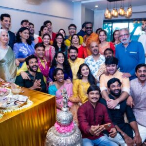 Pooja Birari Instagram - Ganpati Bappa Morya 🙏🌺
.
Had great time with Yed Lagla Premacha family at @sandiipsikcand sirs Ganpati Poojan ❤️
Thankyou so much for inviting us 🤗