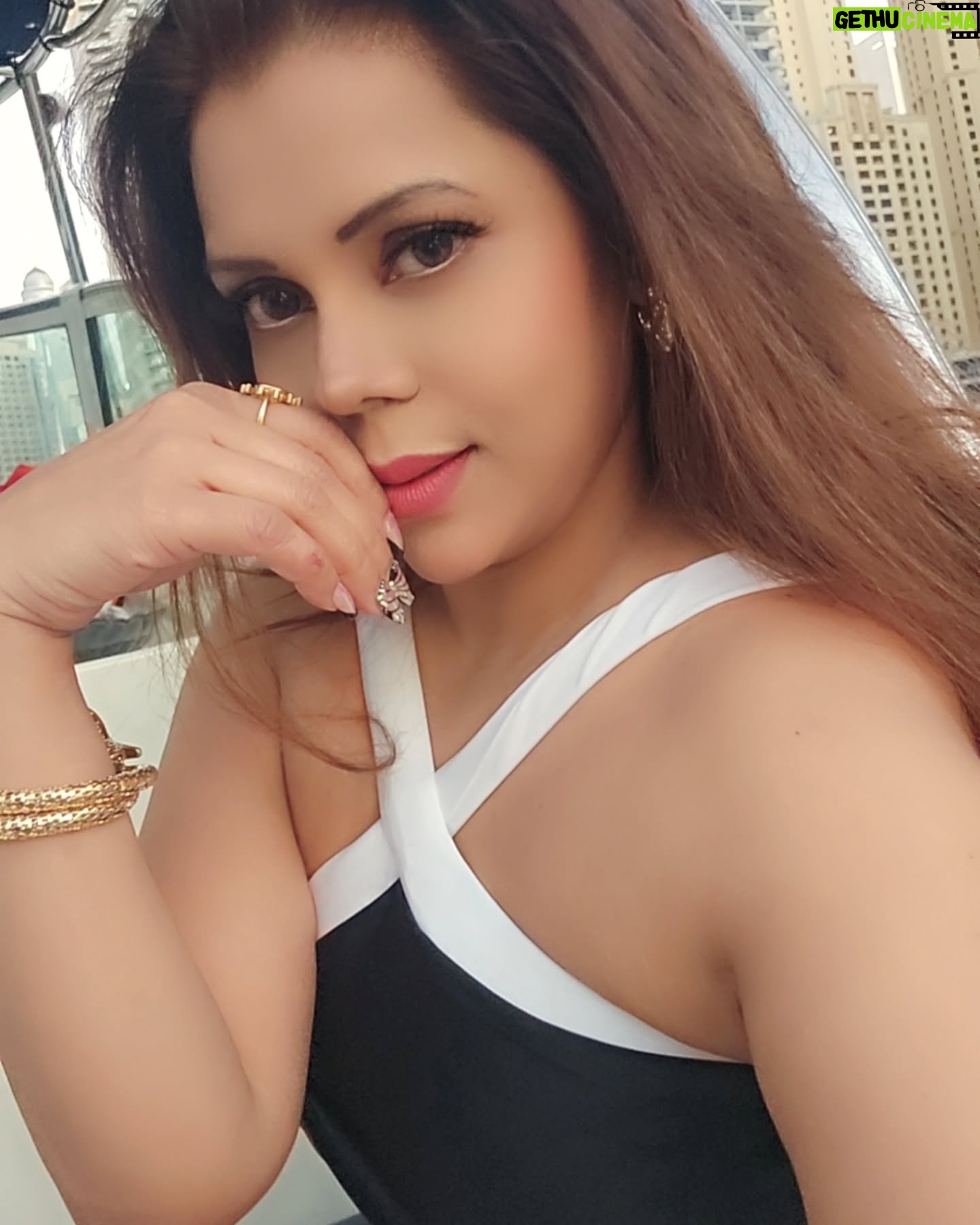 Pooja Poddar - 1.2K Likes - #instagram #lovelife #enjoylife💯❤️ #memes #follow #poojapoddarofficial