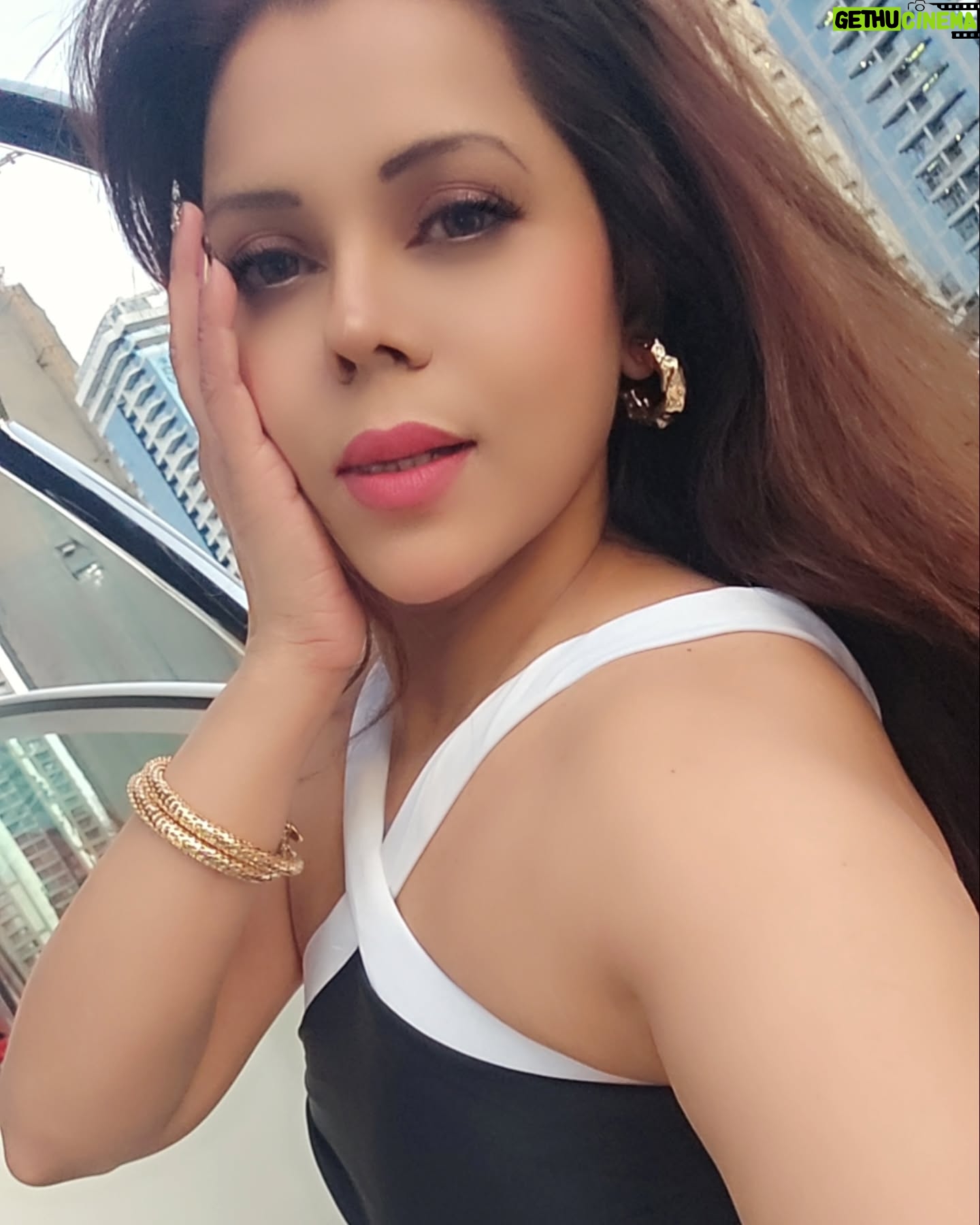 Pooja Poddar - 1.2K Likes - #instagram #lovelife #enjoylife💯❤️ #memes #follow #poojapoddarofficial