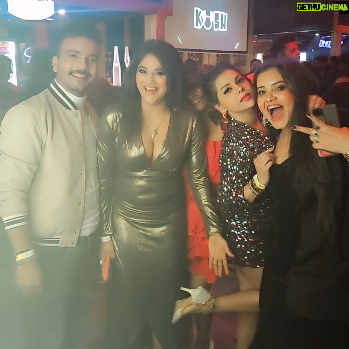 Pooja Poddar - 2K Likes -