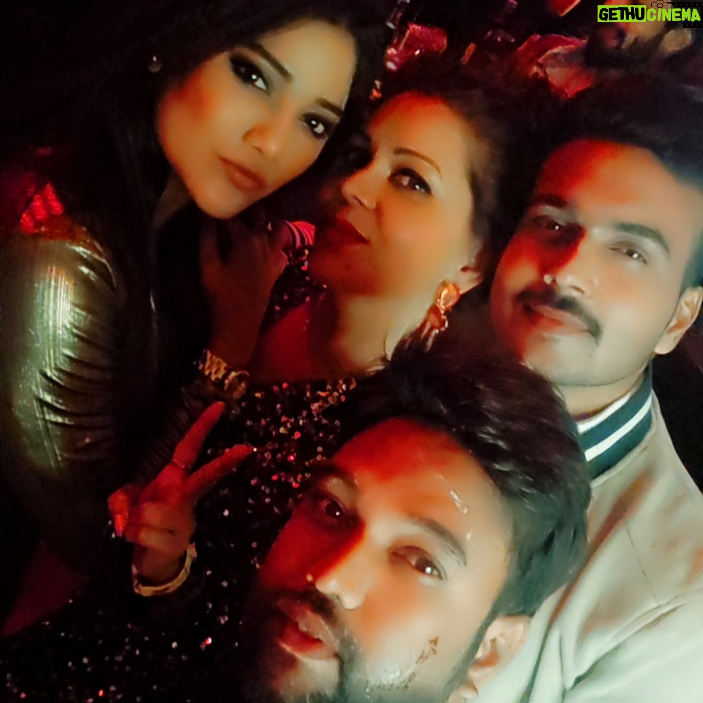 Pooja Poddar - 2K Likes -