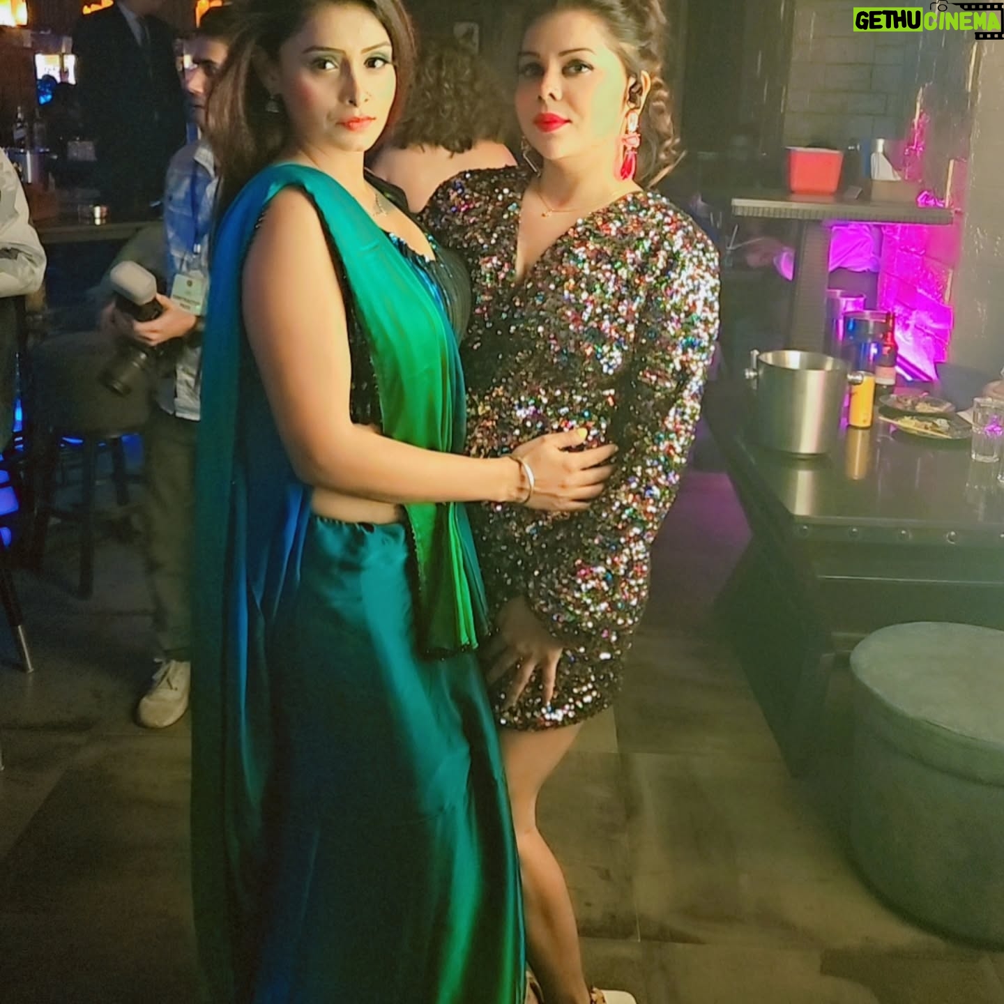 Pooja Poddar - 2K Likes -