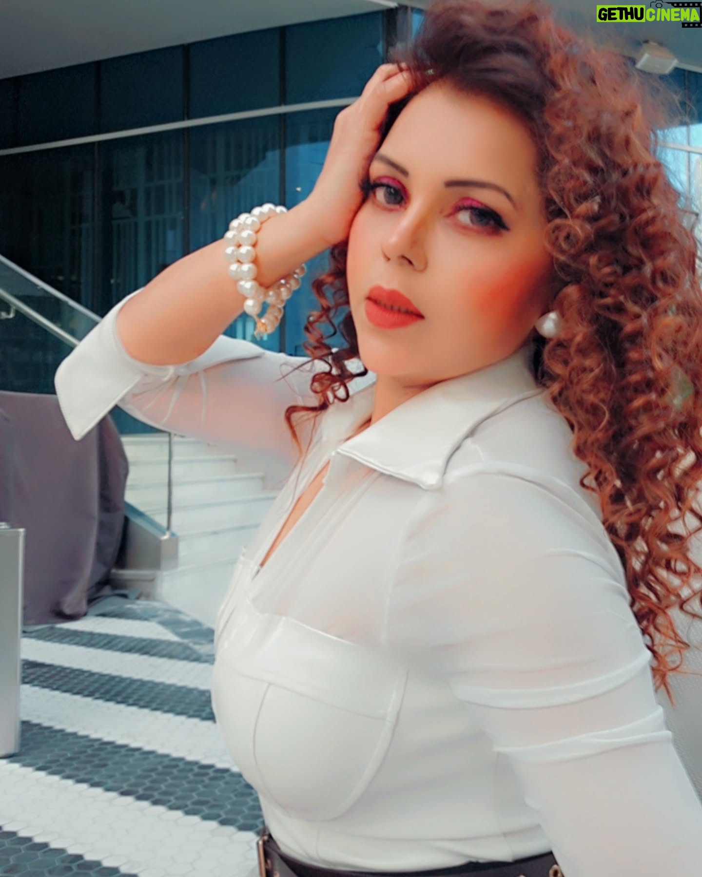 Pooja Poddar - 858 Likes - #Dubai#photographerdubai #likeforlikes #injoylife💯😍😀❤️✌ #poojapoddarofficial